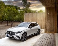 2023 Mercedes-Benz GLC - Front Three-Quarter Wallpaper 190x150