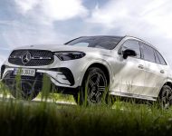 2023 Mercedes-Benz GLC - Front Three-Quarter Wallpaper 190x150