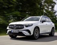 2023 Mercedes-Benz GLC - Front Three-Quarter Wallpaper 190x150
