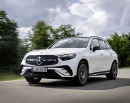 2023 Mercedes-Benz GLC - Front Three-Quarter Wallpaper 190x150