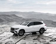 2023 Mercedes-Benz GLC - Front Three-Quarter Wallpaper 190x150