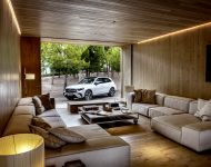 2023 Mercedes-Benz GLC - Front Three-Quarter Wallpaper 190x150