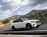 2023 Mercedes-Benz GLC - Front Three-Quarter Wallpaper 190x150