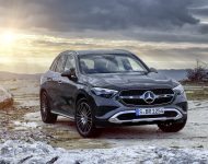 2023 Mercedes-Benz GLC - Front Three-Quarter Wallpaper 190x150