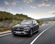 2023 Mercedes-Benz GLC - Front Three-Quarter Wallpaper 190x150