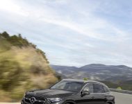 2023 Mercedes-Benz GLC - Front Three-Quarter Wallpaper 190x150