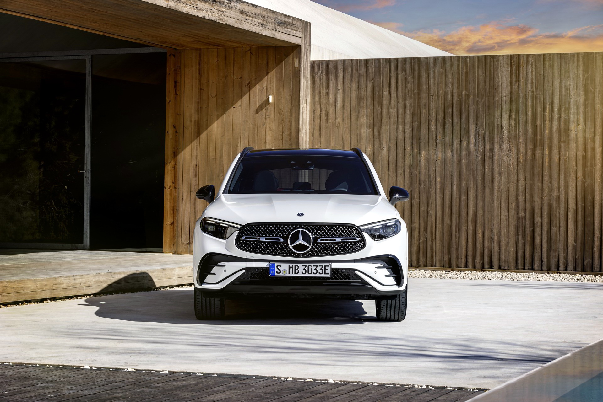 Download 2023 Mercedes-Benz GLC - Front HD Wallpaper 1920x1281 #67