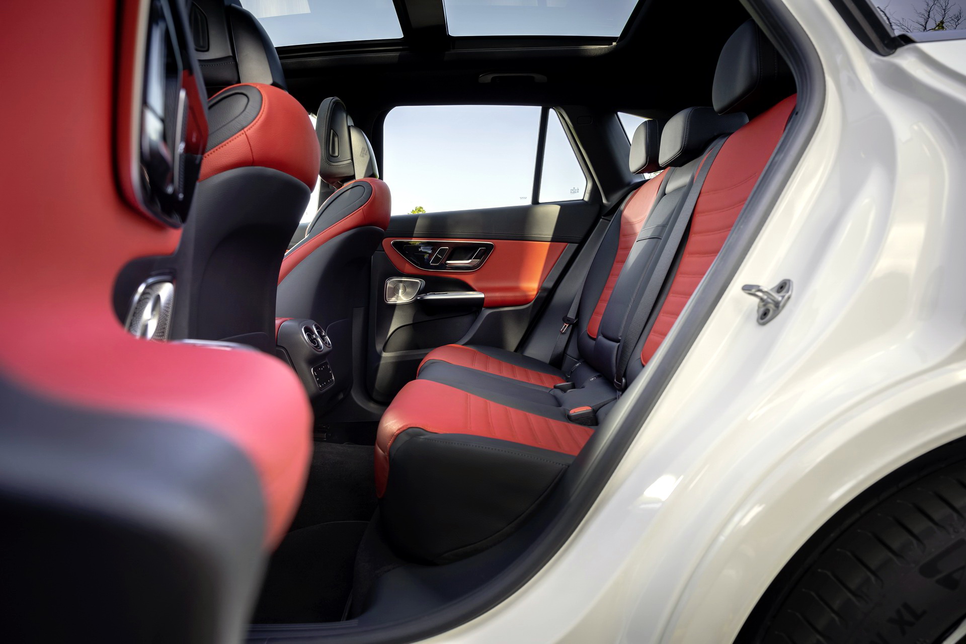 Download 2023 Mercedes-Benz GLC - Interior, Rear Seats HD Wallpaper 1920x1280 #90