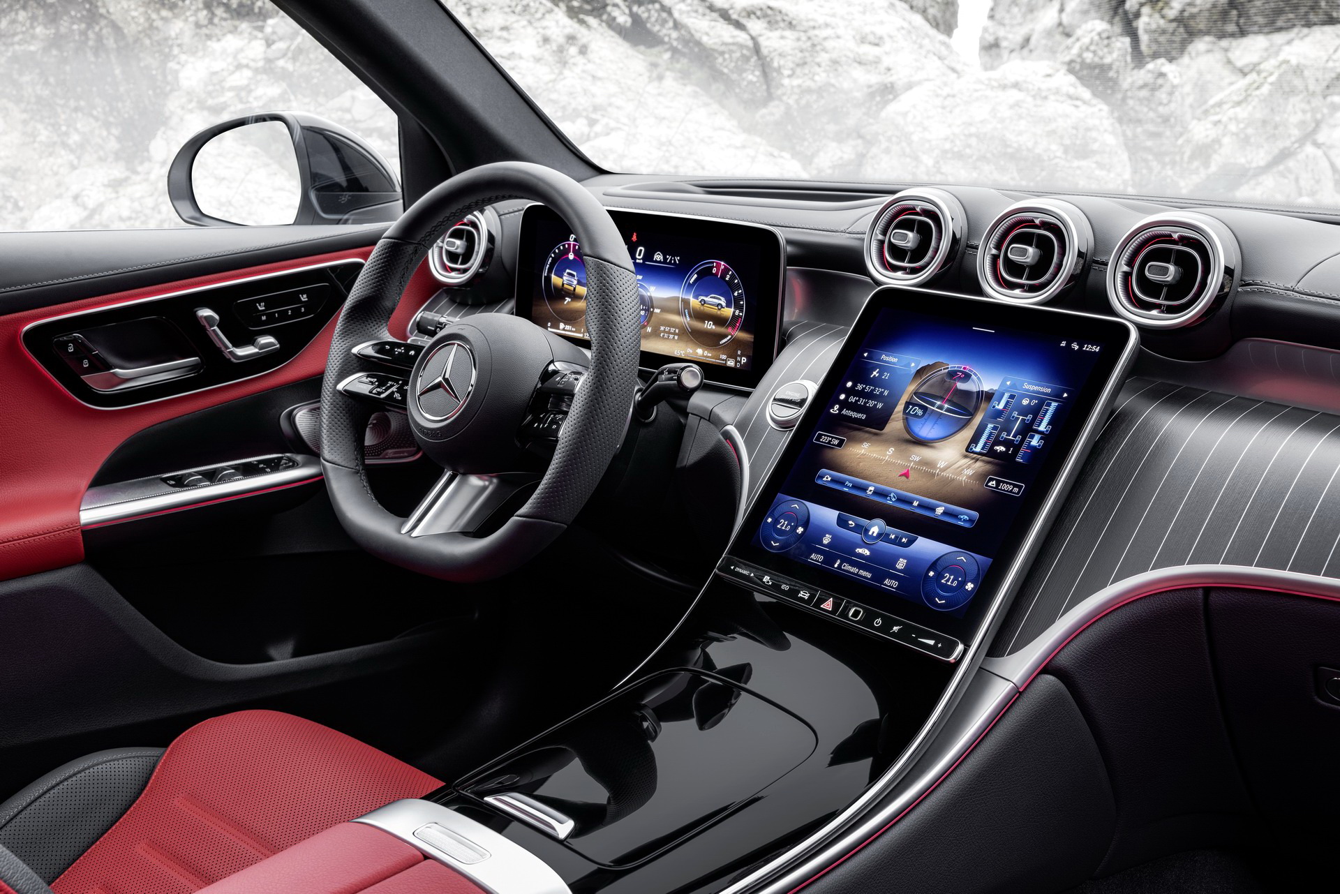Download 2023 Mercedes-Benz GLC - Interior HD Wallpaper 1920x1281 #82