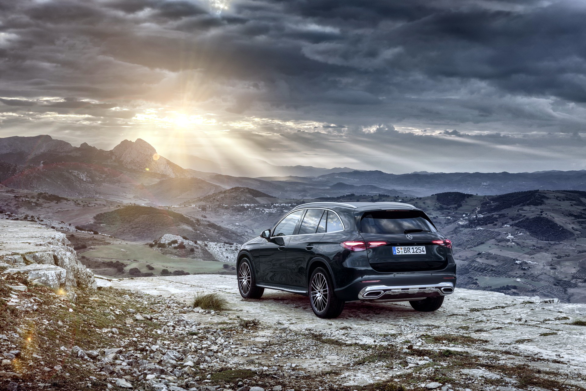 Download 2023 Mercedes-Benz GLC - Rear Three-Quarter HD Wallpaper 1920x1281 #13