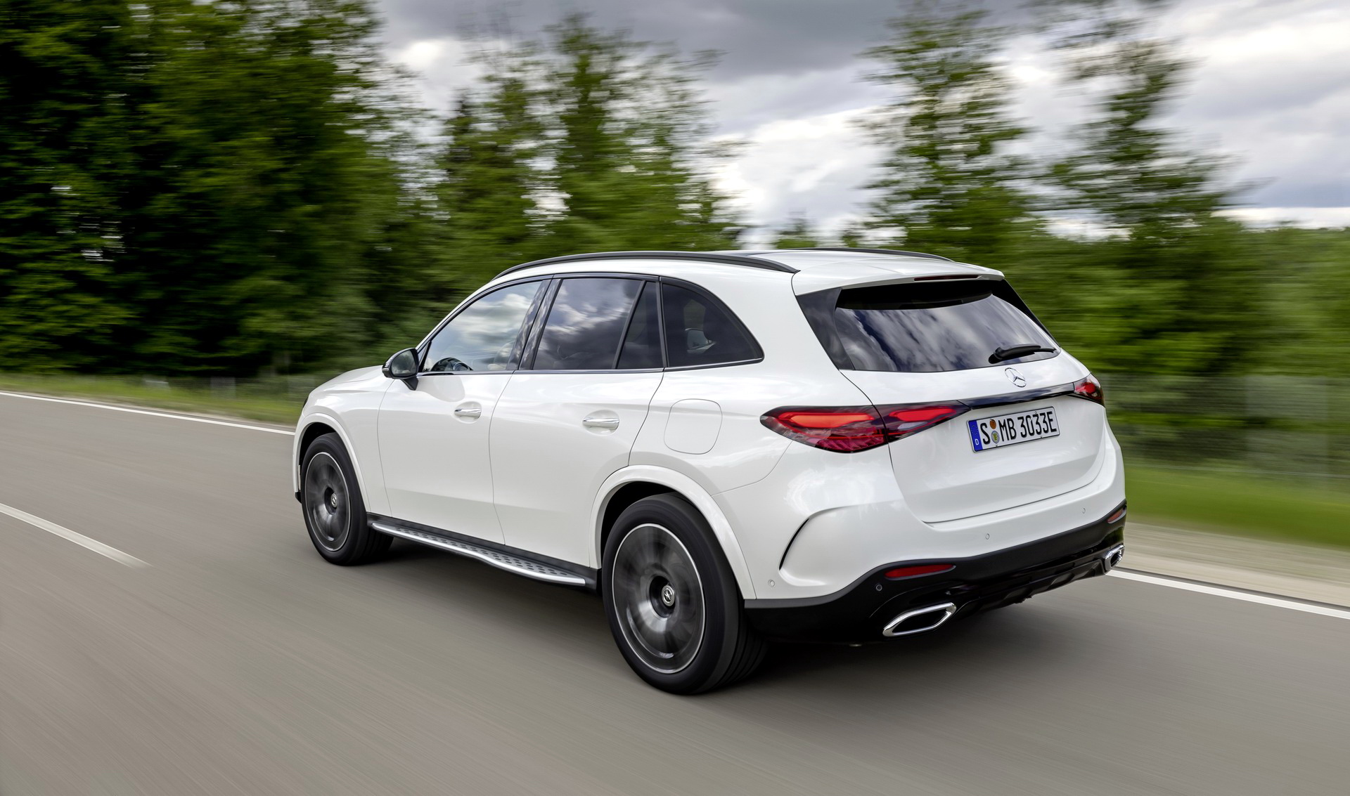 Download 2023 Mercedes-Benz GLC - Rear Three-Quarter HD Wallpaper 1920x1133 #41