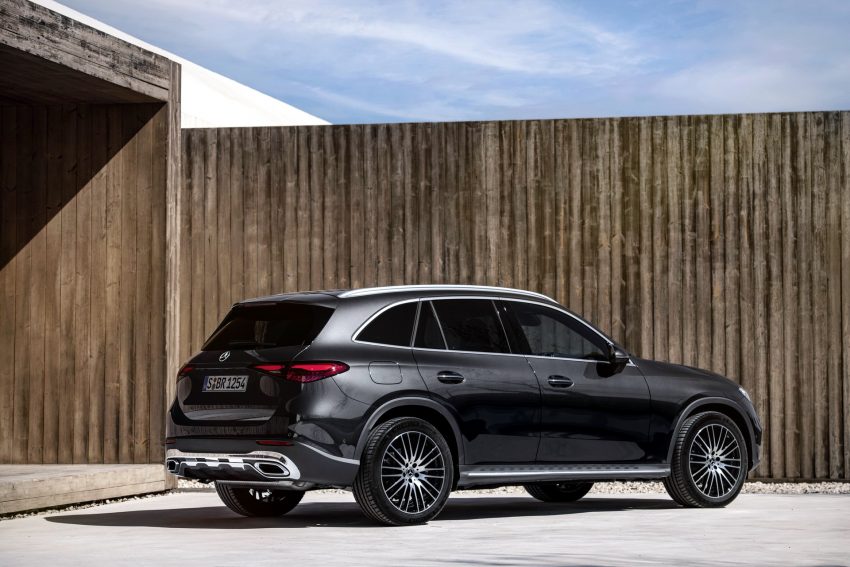 2023 Mercedes-Benz GLC - Rear Three-Quarter Wallpaper 850x567 #18