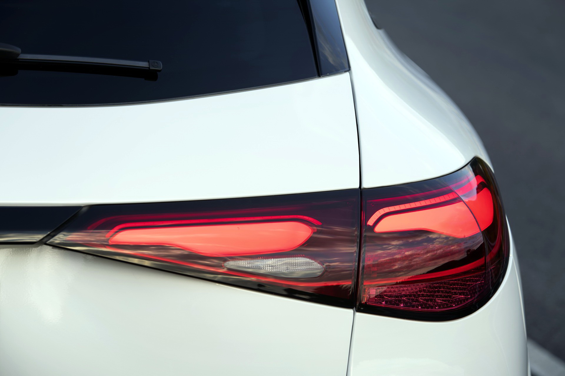 Download 2023 Mercedes-Benz GLC - Tail Light HD Wallpaper 1920x1280 #79