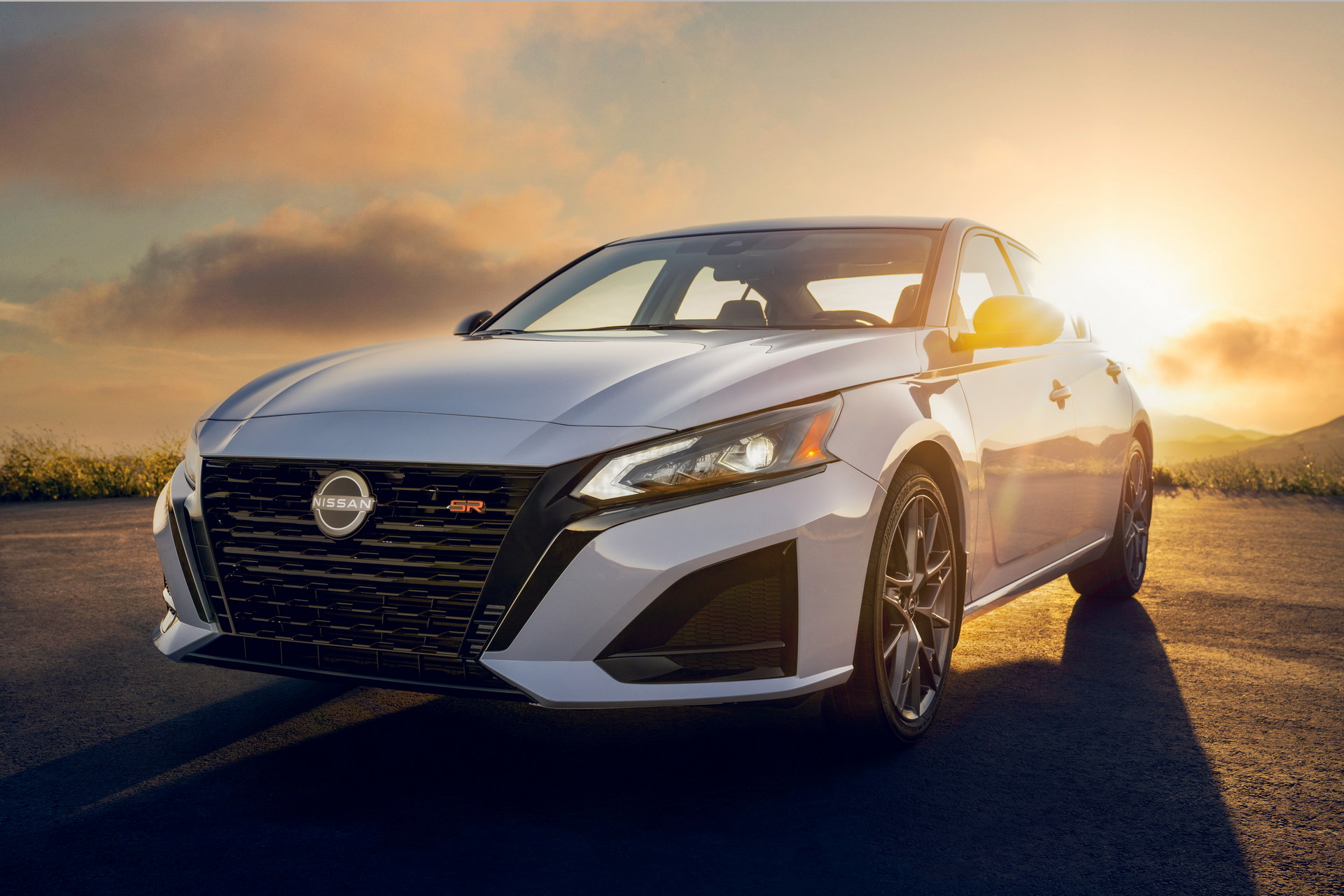 Download 2023 Nissan Altima SR - Front Three-Quarter HD Wallpaper 1920x1280 #2