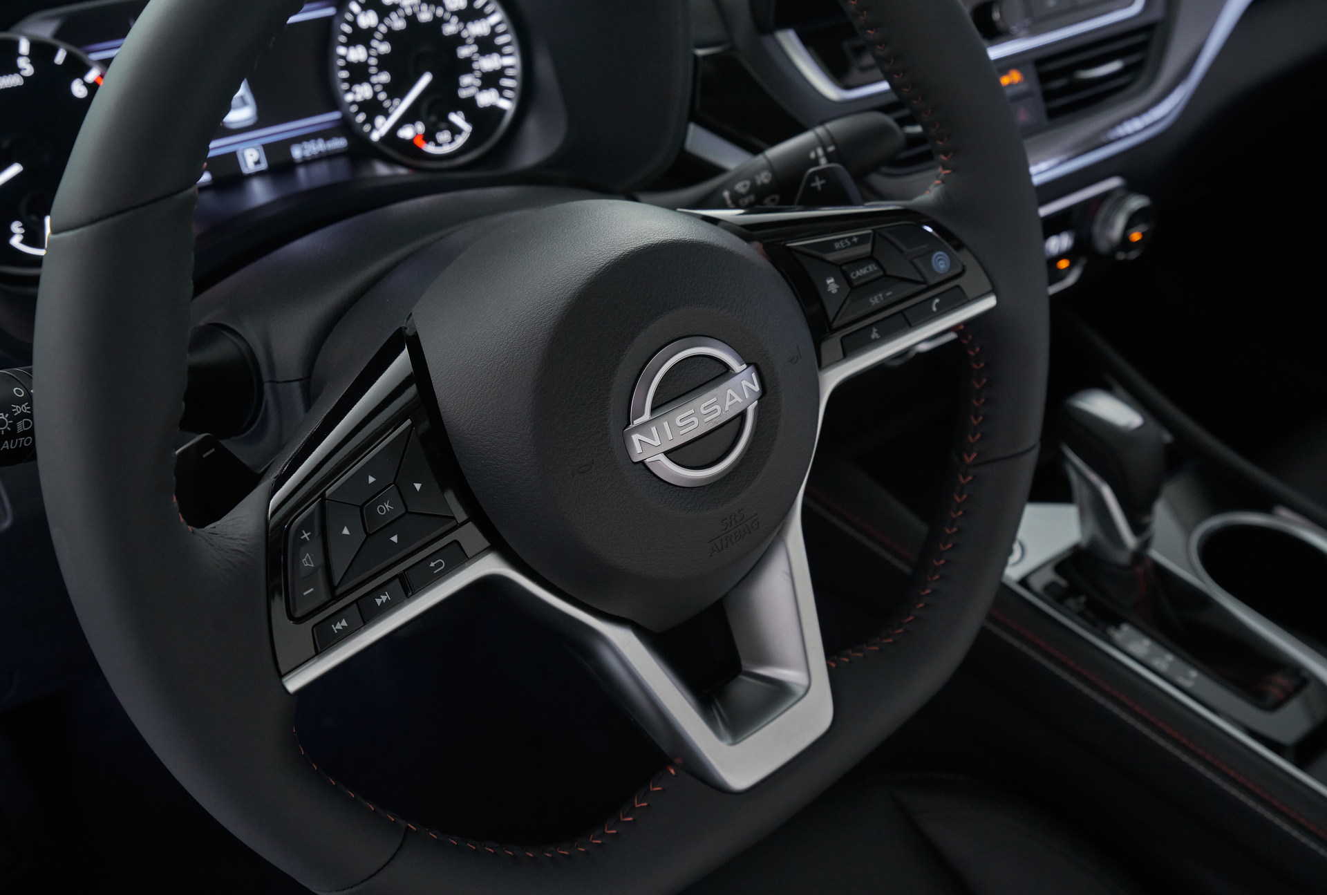 Download 2023 Nissan Altima SR - Interior, Steering Wheel HD Wallpaper 1920x1295 #26