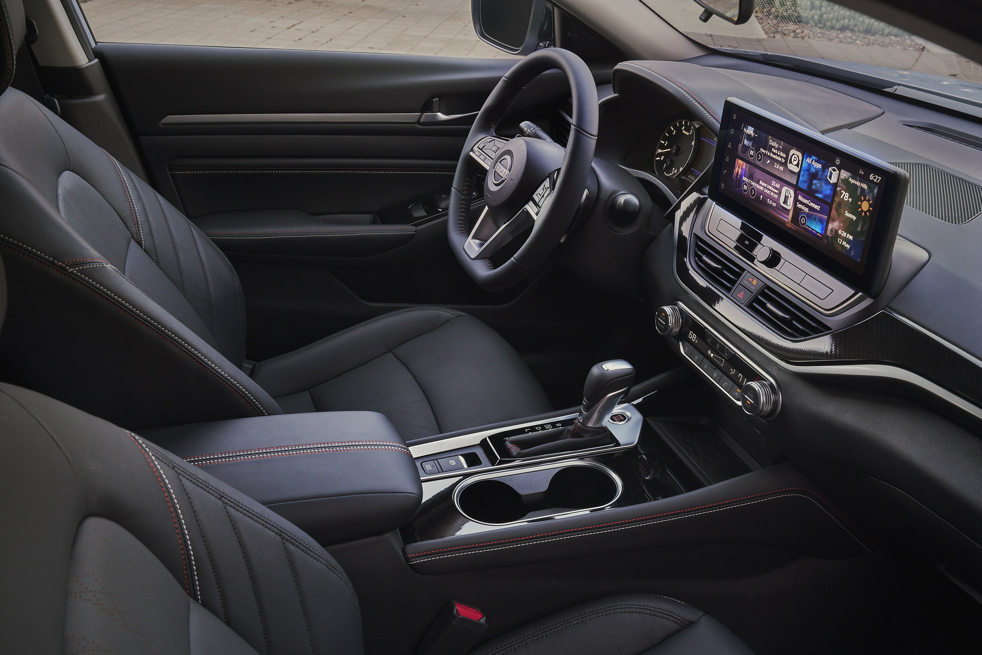 Download 2023 Nissan Altima SR - Interior HD Wallpaper 1920x1281 #32