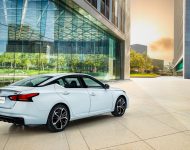 2023 Nissan Altima SR - Rear Three-Quarter Wallpaper 190x150