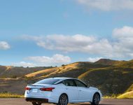 2023 Nissan Altima SR - Rear Three-Quarter Wallpaper 190x150