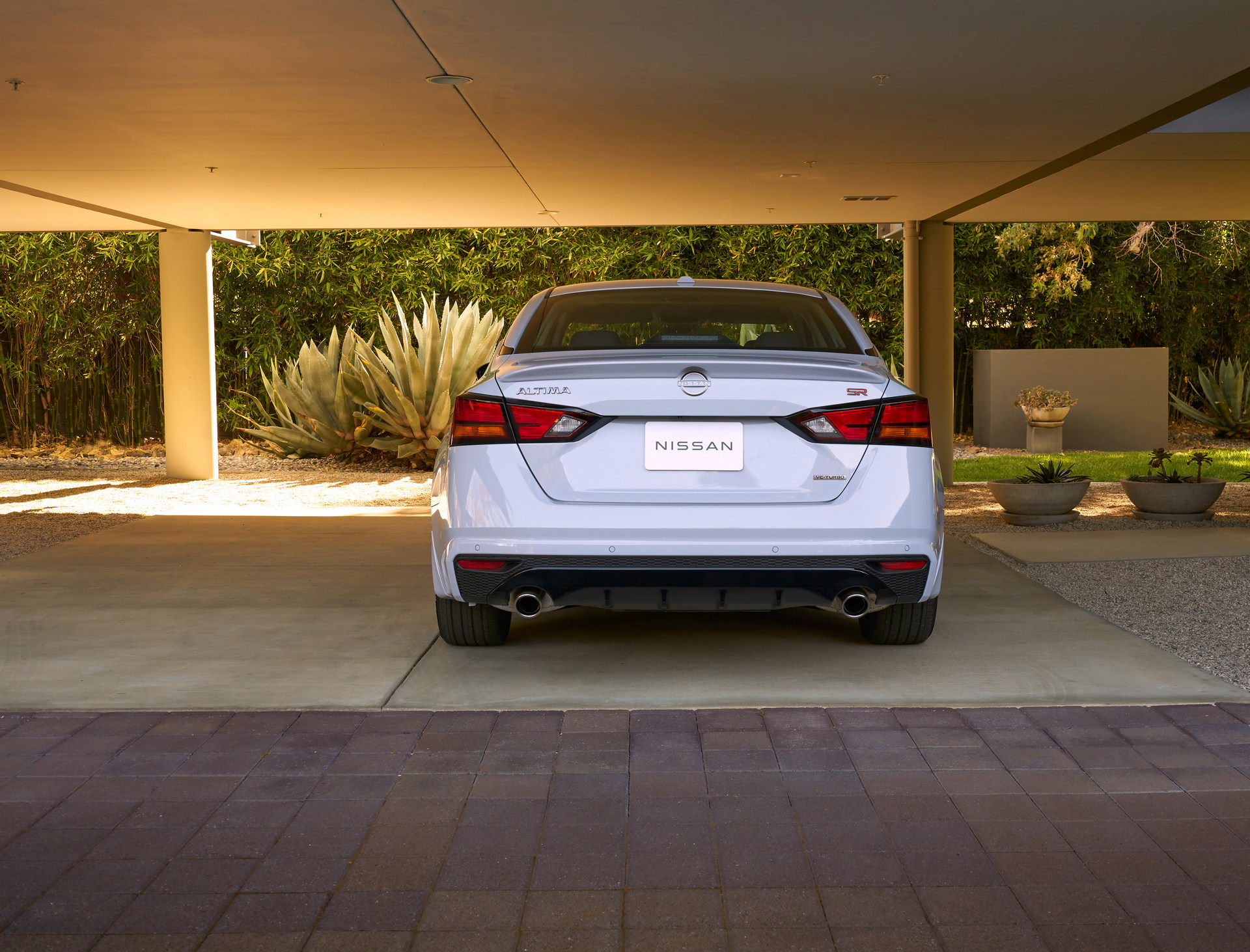 Download 2023 Nissan Altima SR - Rear HD Wallpaper 1920x1463 #18