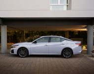 2023 Nissan Altima SR - Side Wallpaper 190x150