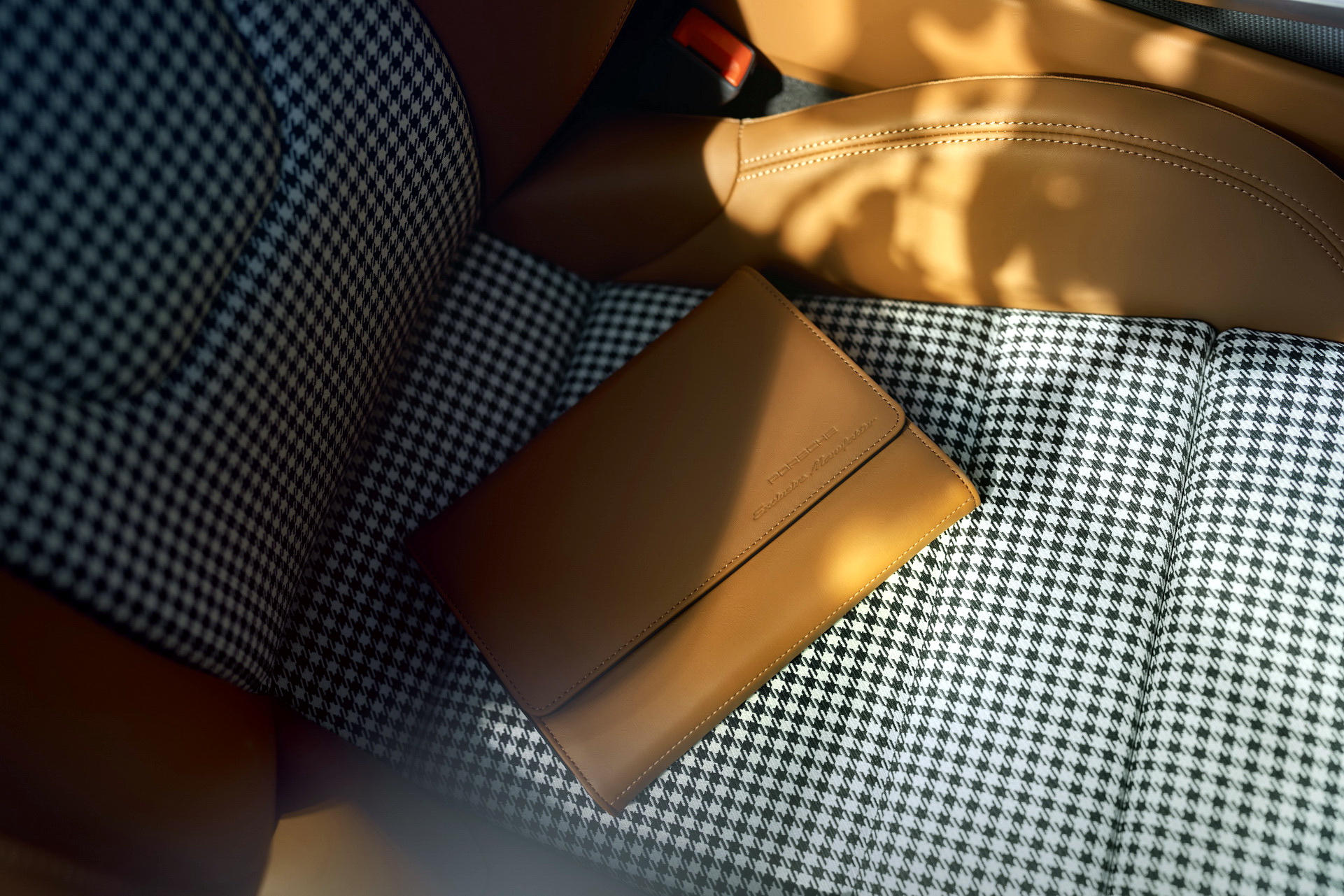 Download 2023 Porsche 911 Sport Classic - Interior, Detail HD Wallpaper 1921x1281 #54