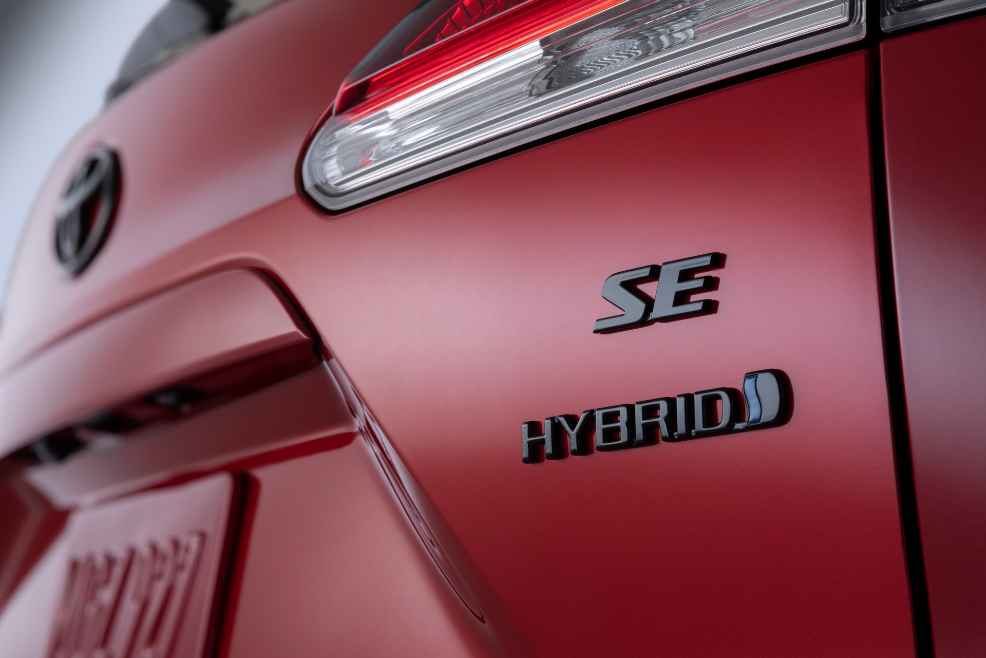 Download 2023 Toyota Corolla Cross Hybrid SE - Badge HD Wallpaper 1920x1281 #8