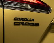 2023 Toyota Corolla Cross Hybrid XSE - Badge Wallpaper 190x150