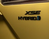 2023 Toyota Corolla Cross Hybrid XSE - Badge Wallpaper 190x150