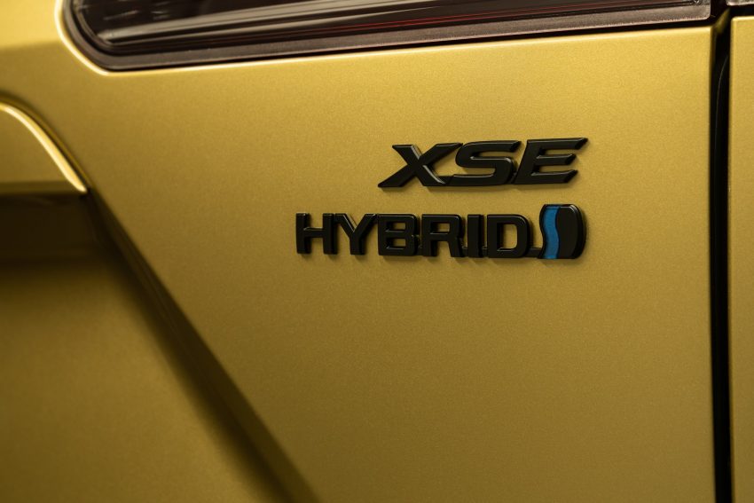 2023 Toyota Corolla Cross Hybrid XSE - Badge Wallpaper 850x567 #12