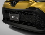 2023 Toyota Corolla Cross Hybrid XSE - Grille Wallpaper 190x150