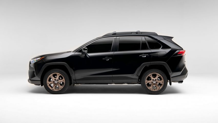 2023 Toyota RAV4 Hybrid Woodland Edition - Side Wallpaper 850x479 #3