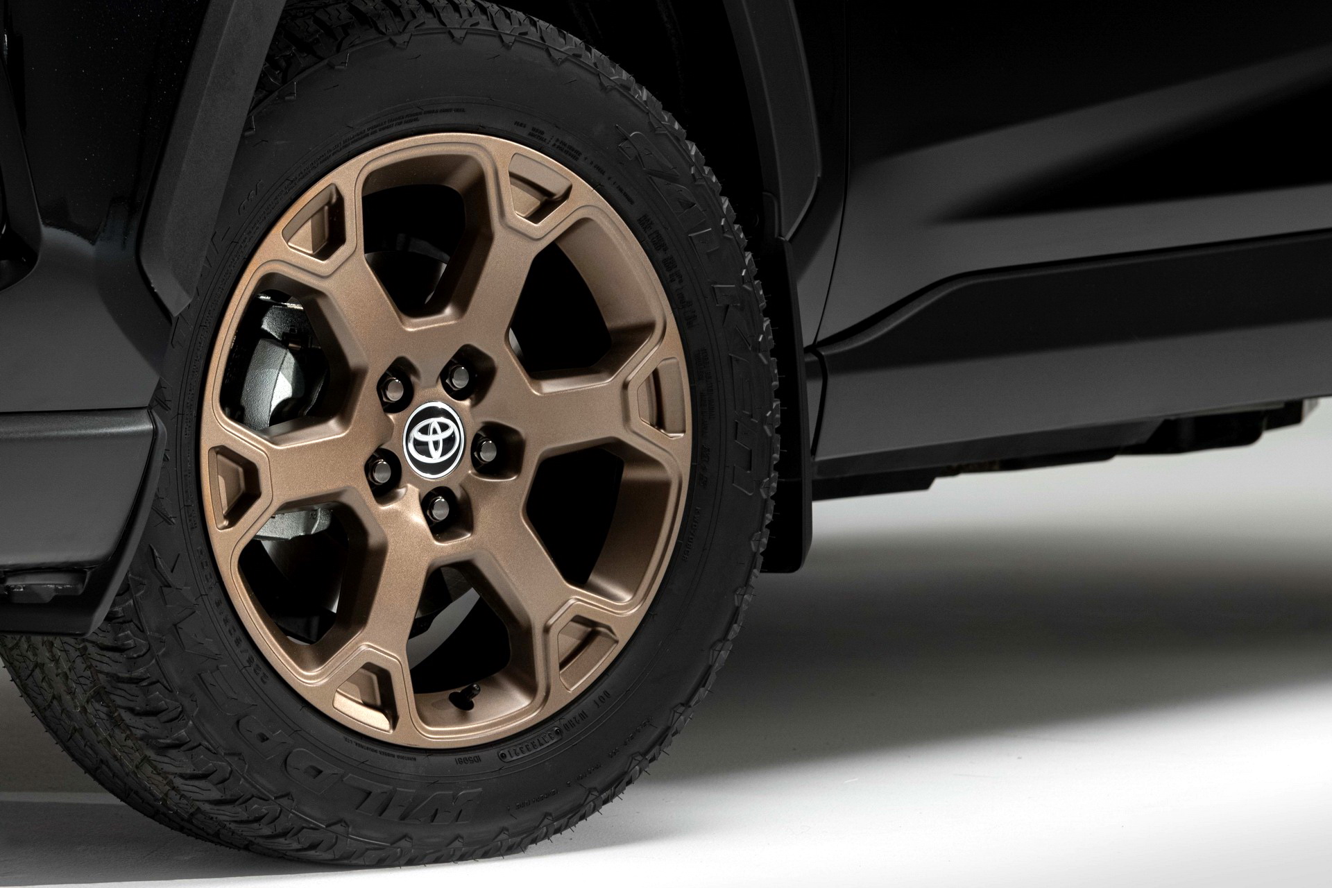 Download 2023 Toyota RAV4 Hybrid Woodland Edition - Wheel HD Wallpaper 1920x1280 #5