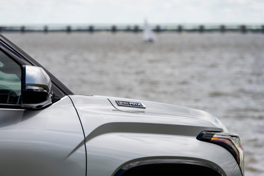 2023 Toyota Sequoia Platinum - Detail Wallpaper 850x567 #19