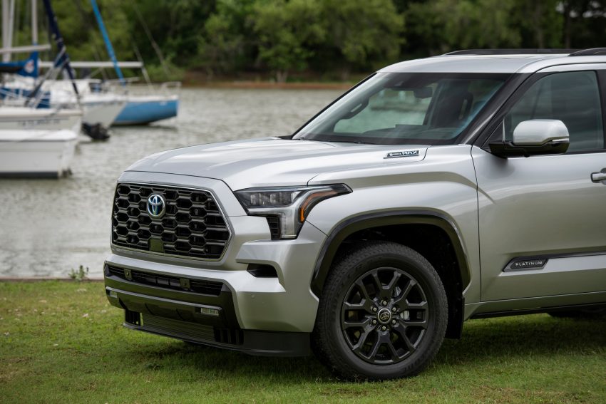 2023 Toyota Sequoia Platinum - Front Wallpaper 850x567 #17