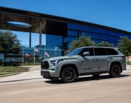2023 Toyota Sequoia SR5 TRD Sport Package - Front Three-Quarter Wallpaper 190x150