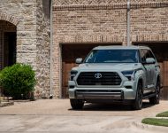 2023 Toyota Sequoia SR5 TRD Sport Package - Front Wallpaper 190x150