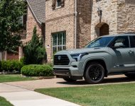 2023 Toyota Sequoia SR5 TRD Sport Package - Front Wallpaper 190x150