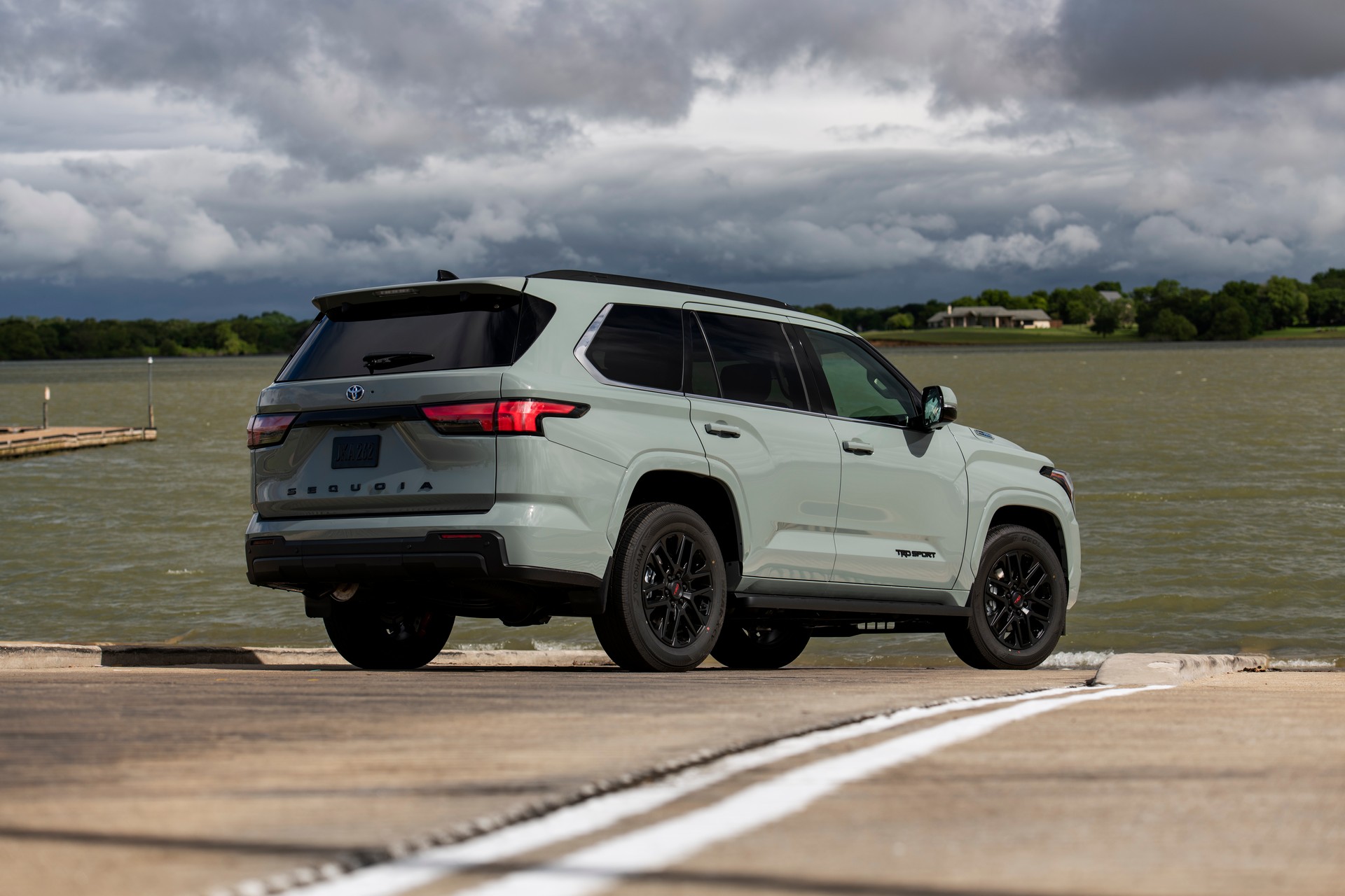 Download 2023 Toyota Sequoia SR5 TRD Sport Package - Rear Three-Quarter HD Wallpaper 1920x1280 #17