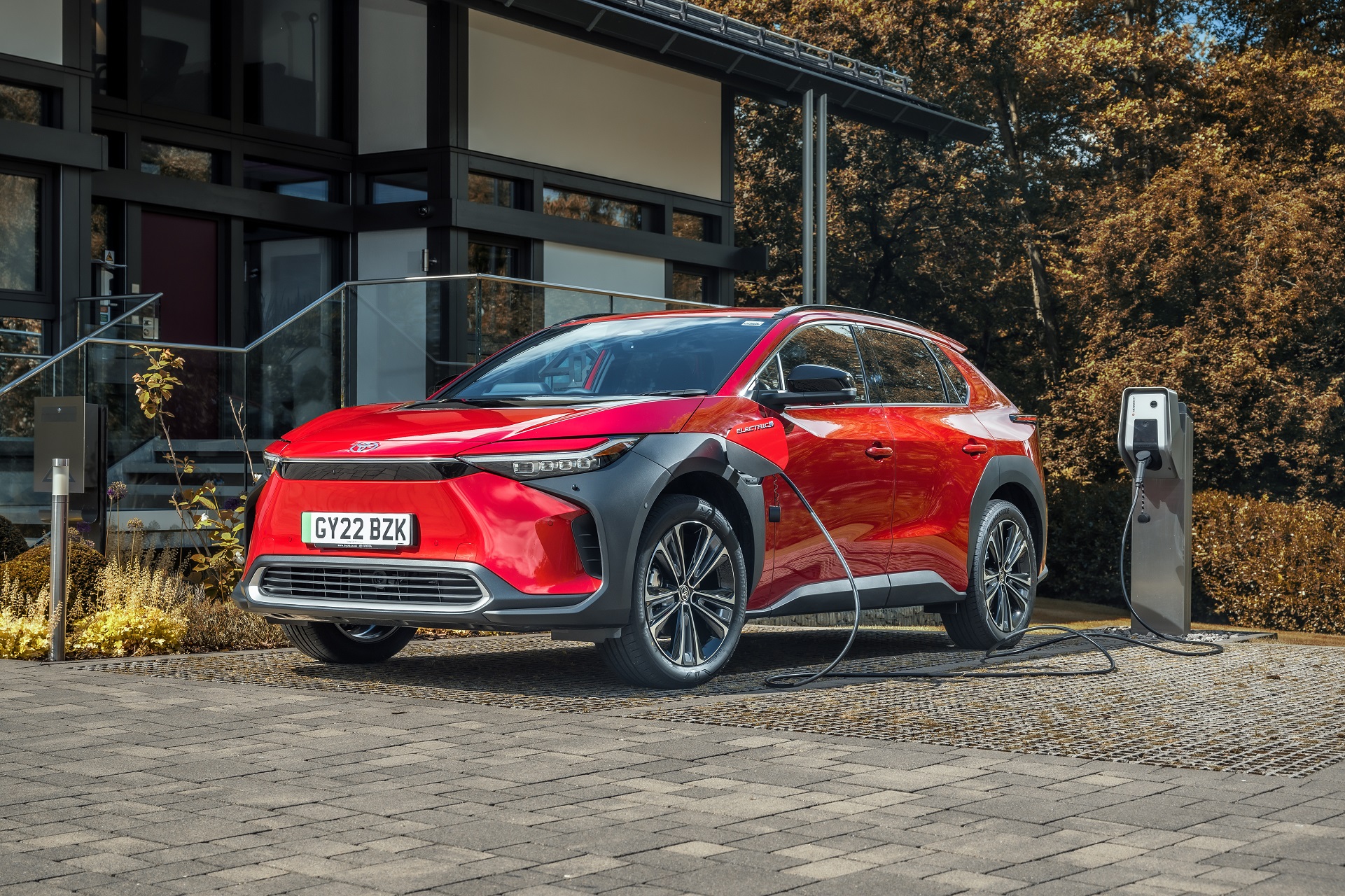 Download 2023 Toyota bZ4X - UK version - Charging HD Wallpaper 1921x1280 #9