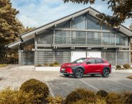 2023 Toyota bZ4X - UK version - Front Three-Quarter Wallpaper 190x150