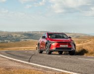 2023 Toyota bZ4X - UK version - Front Three-Quarter Wallpaper 190x150