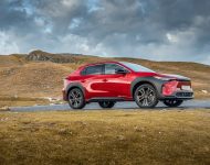 2023 Toyota bZ4X - UK version - Front Three-Quarter Wallpaper 190x150