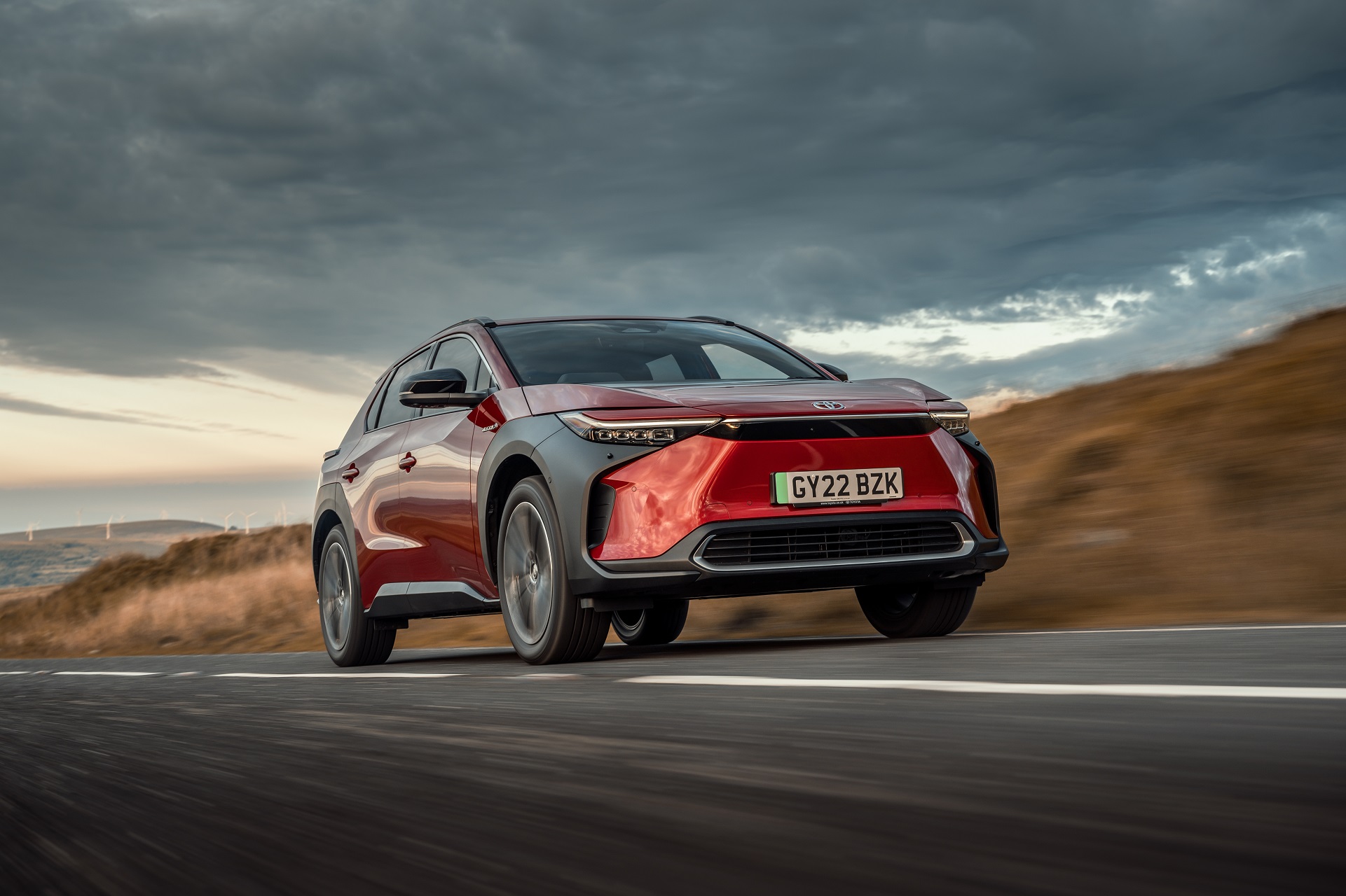 Download 2023 Toyota bZ4X - UK version - Front Three-Quarter HD Wallpaper 1921x1280 #24