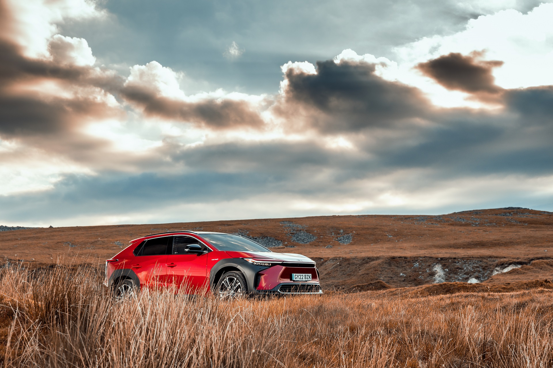 Download 2023 Toyota bZ4X - UK version - Front Three-Quarter HD Wallpaper 1921x1280 #14