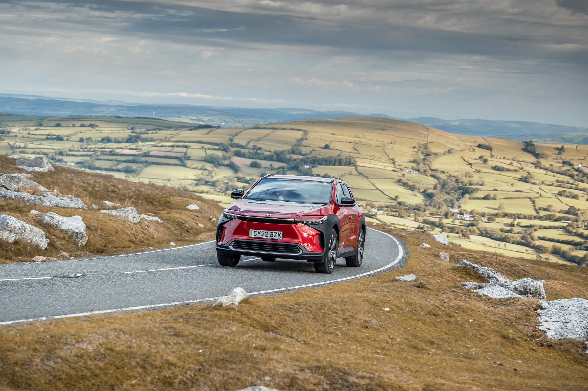 Download 2023 Toyota bZ4X - UK version - Front HD Wallpaper 1921x1280 #34