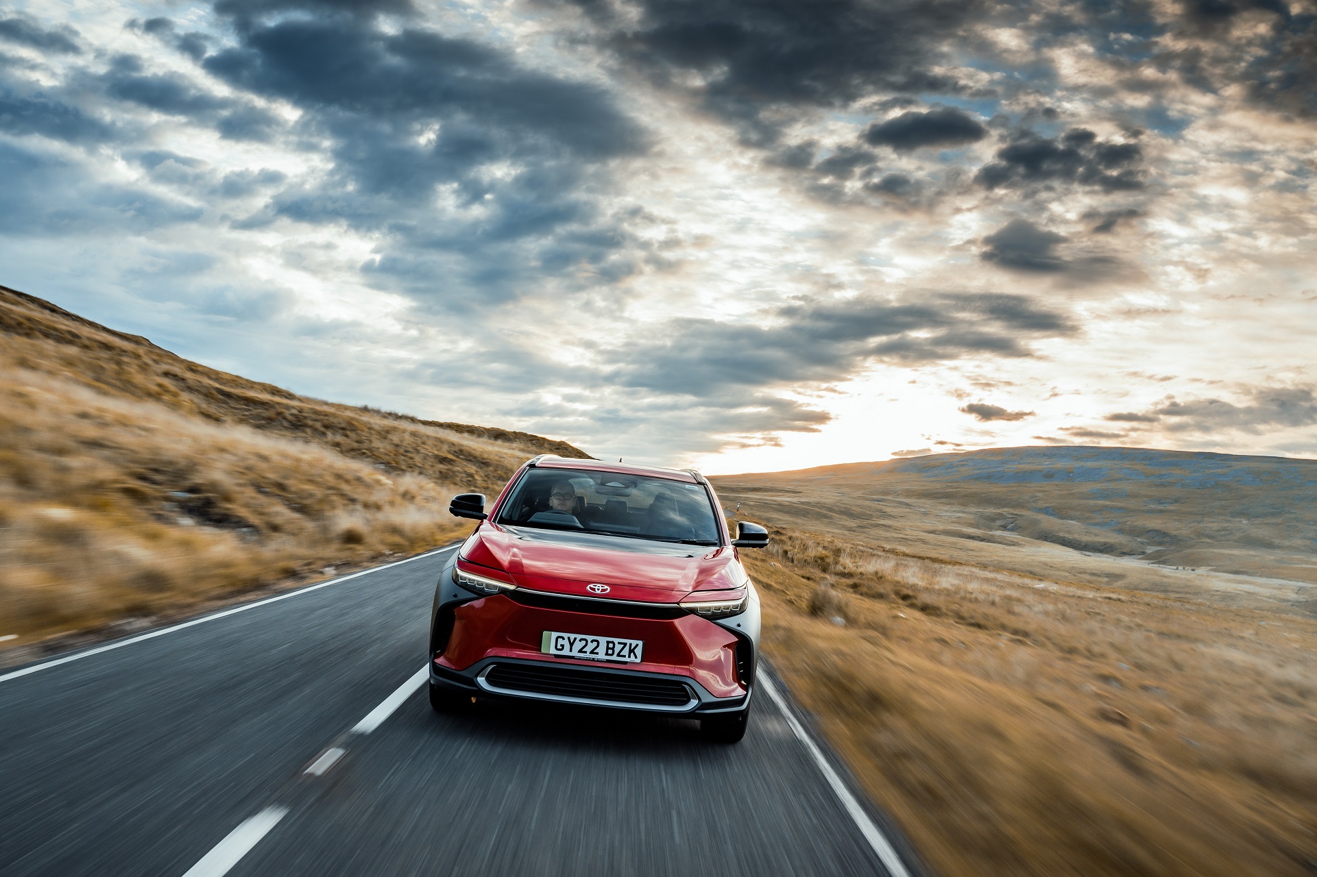 Download 2023 Toyota bZ4X - UK version - Front HD Wallpaper 1921x1280 #36