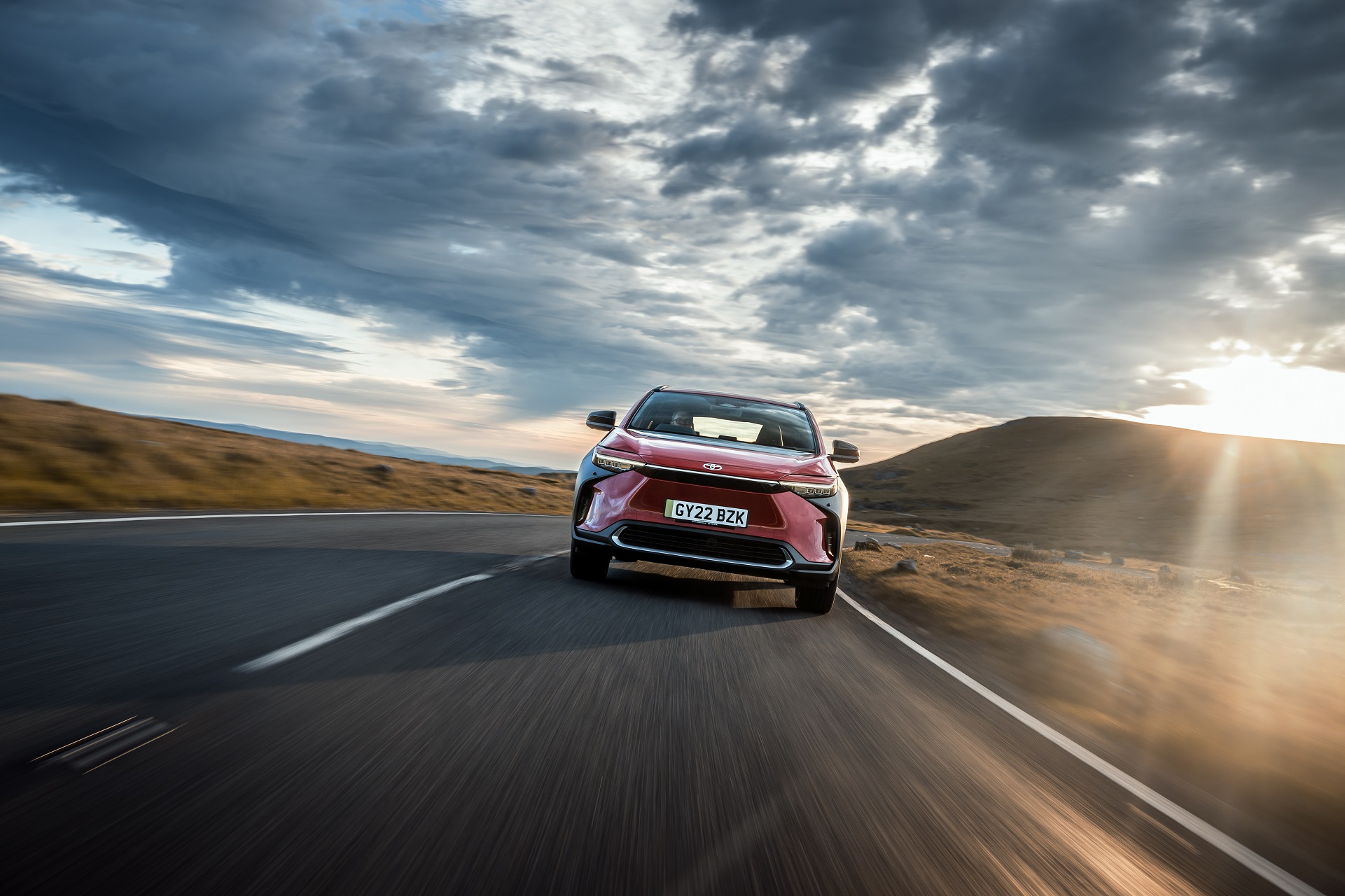 Download 2023 Toyota bZ4X - UK version - Front HD Wallpaper 1921x1280 #38