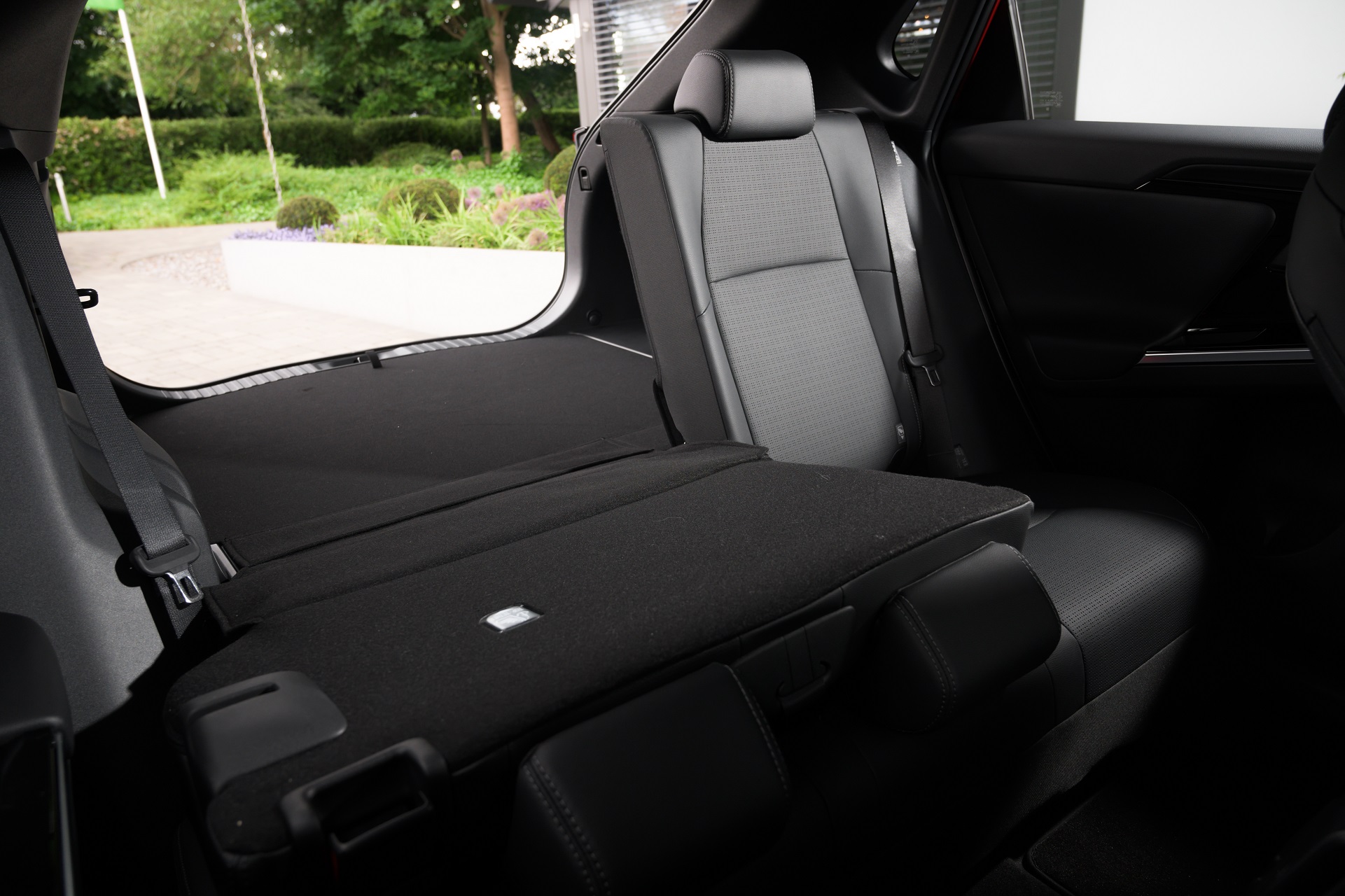 Download 2023 Toyota bZ4X - UK version - Interior, Rear Seats HD Wallpaper 1921x1280 #83