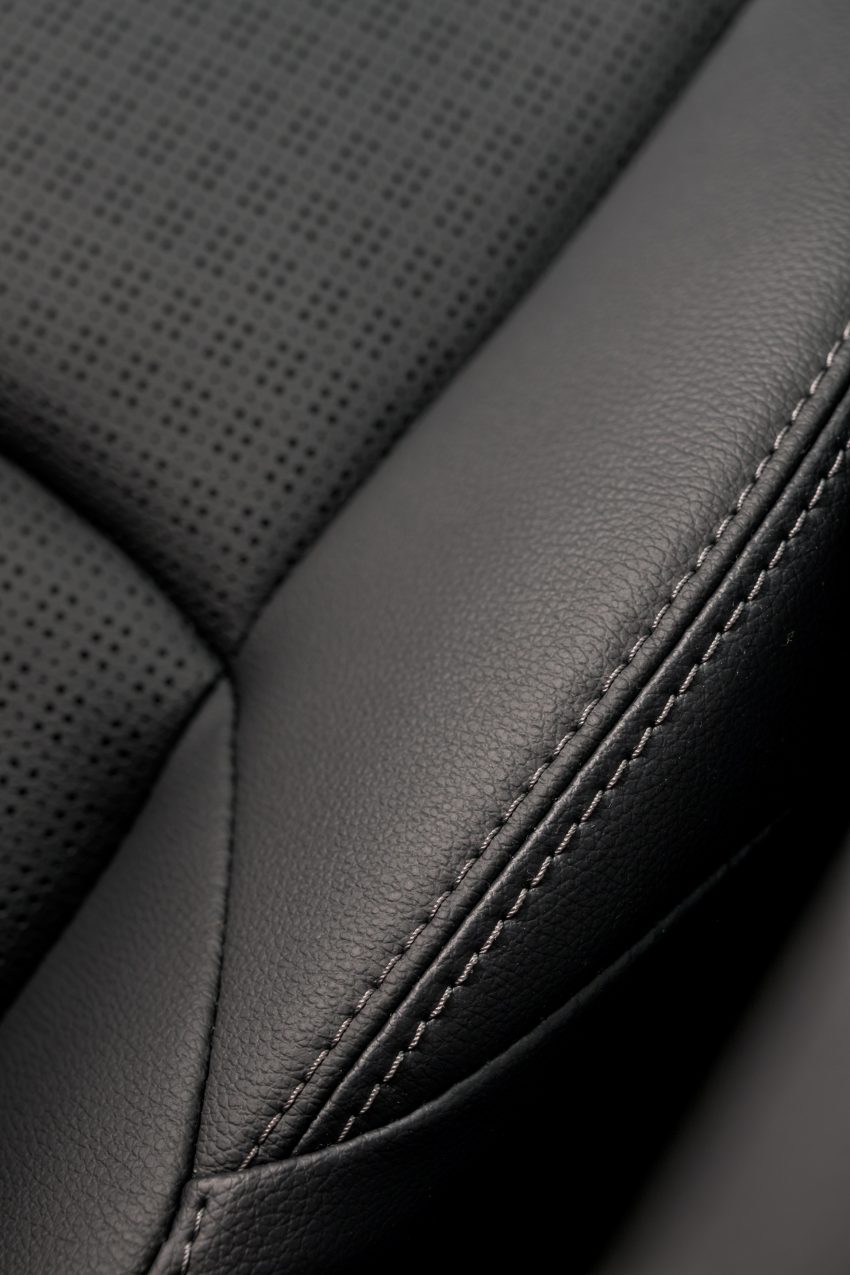 2023 Toyota bZ4X - UK version - Interior, Seats Phone Wallpaper 850x1275 #80