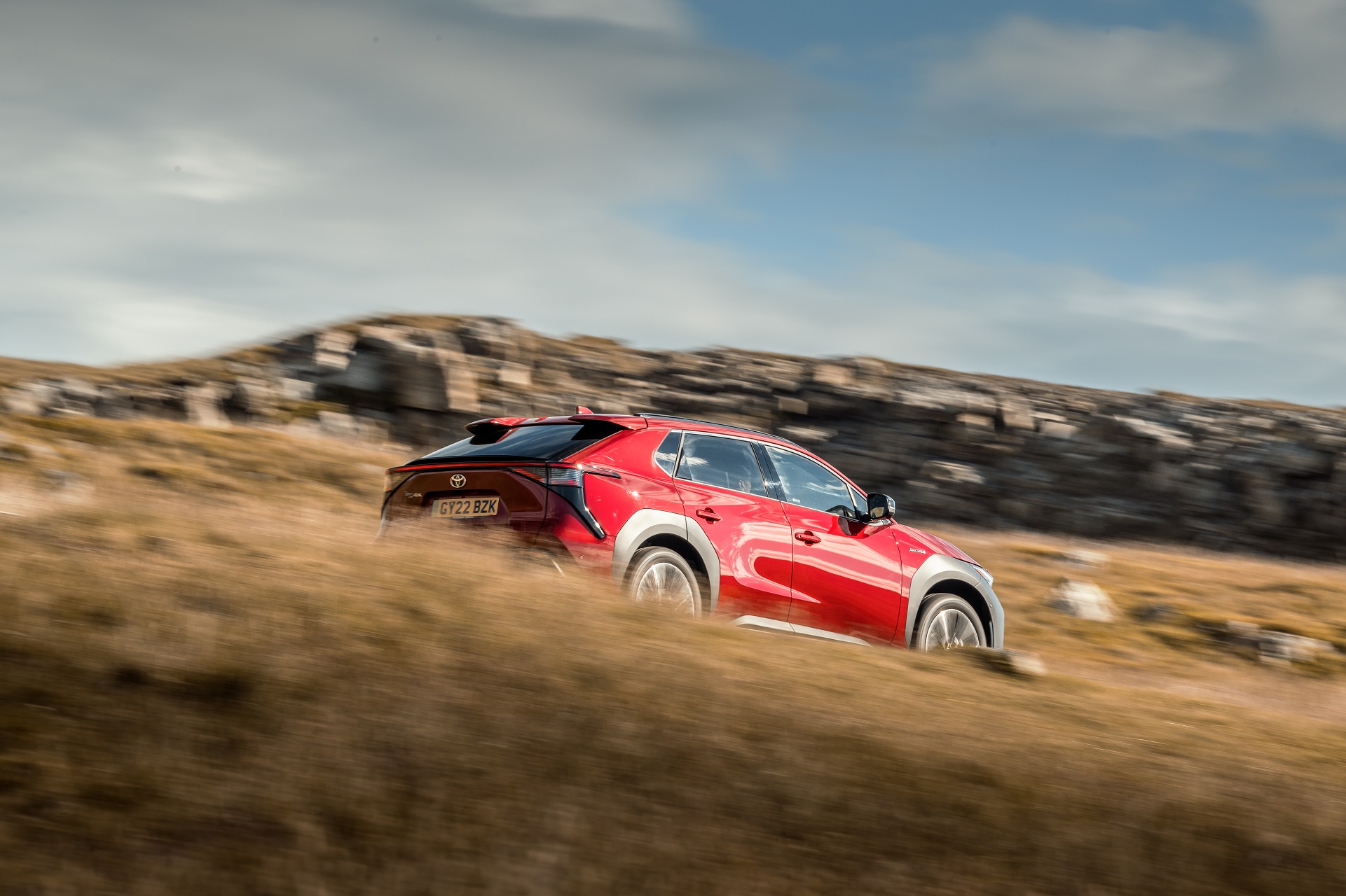 Download 2023 Toyota bZ4X - UK version - Rear Three-Quarter HD Wallpaper 1921x1280 #42